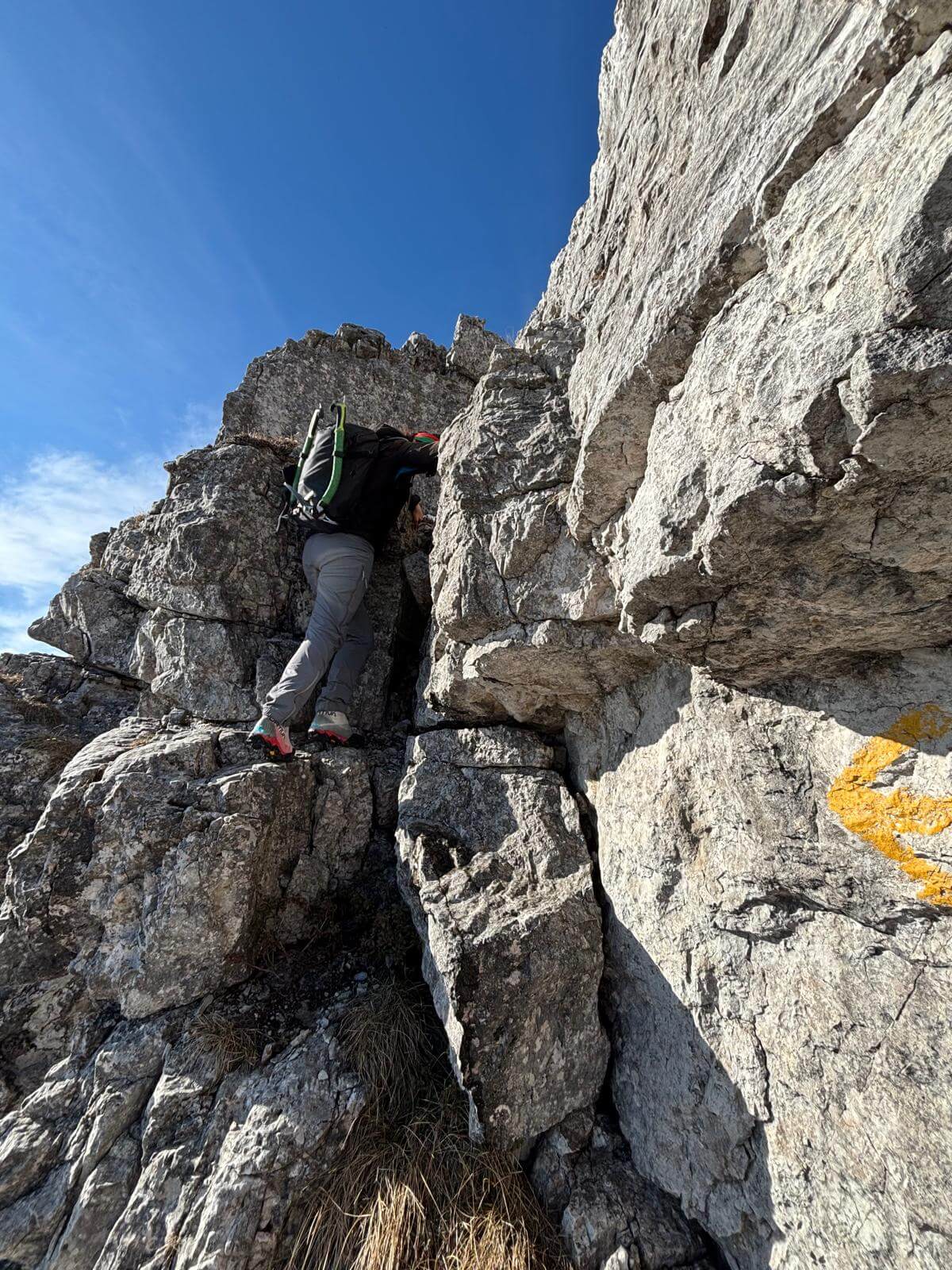 Seupa sale il passaggio impegnativo per la vetta del Pizzo dei Galli 05.04.26 Seupa sale il passaggio impegnativo per la vetta del Pizzo dei Galli 05.04.26