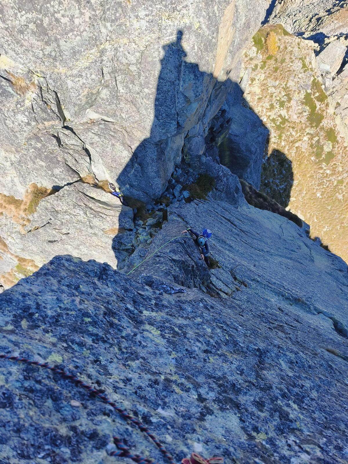Seupa risale il Corno IV dapprima dietro lo spigolo 17.10.26 Seupa risale il Corno IV dapprima dietro lo spigolo 17.10.26