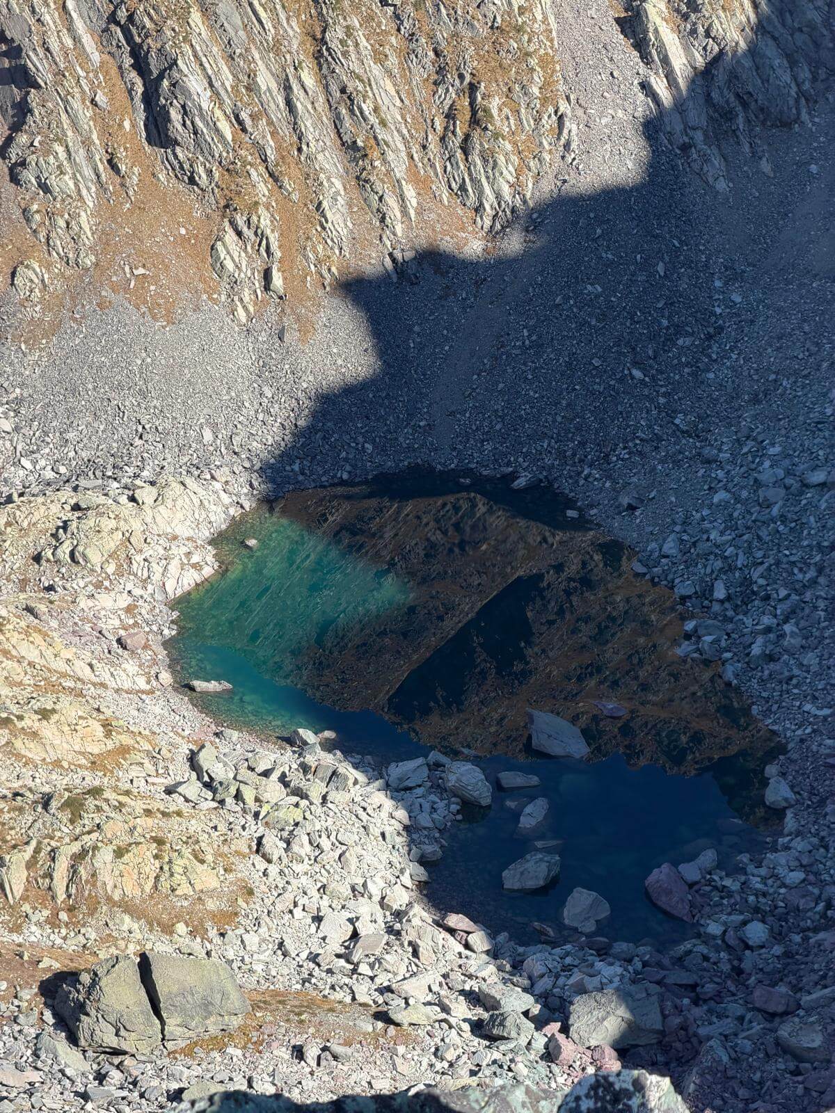 Zoom sul sottostante Laghetto del Vallone 17.10.26 Zoom sul sottostante Laghetto del Vallone 17.10.26
