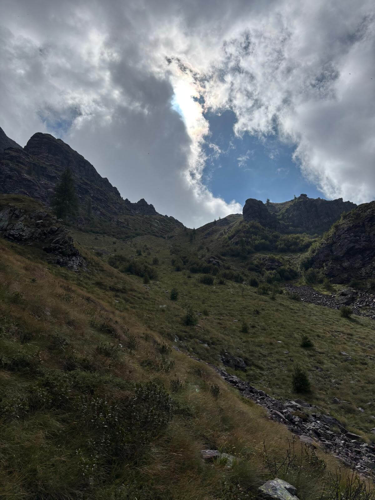Alla fine si tende a destra puntando il colletto 30.08.26 Alla fine si tende a destra puntando il colletto 30.08.26