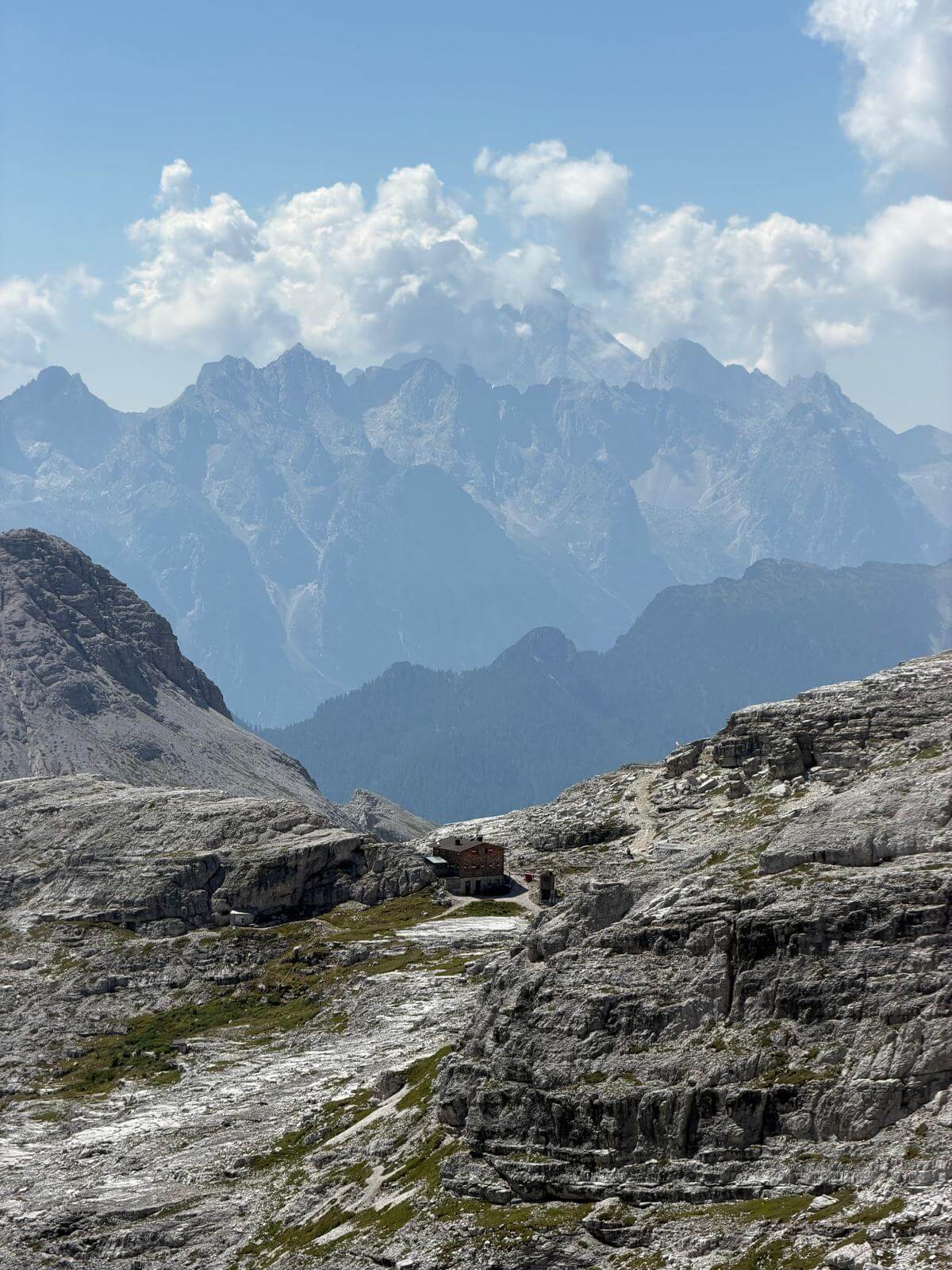 Il Rifugio Pian di Cengia ci aspetta 14.08.26 Il Rifugio Pian di Cengia ci aspetta 14.08.26