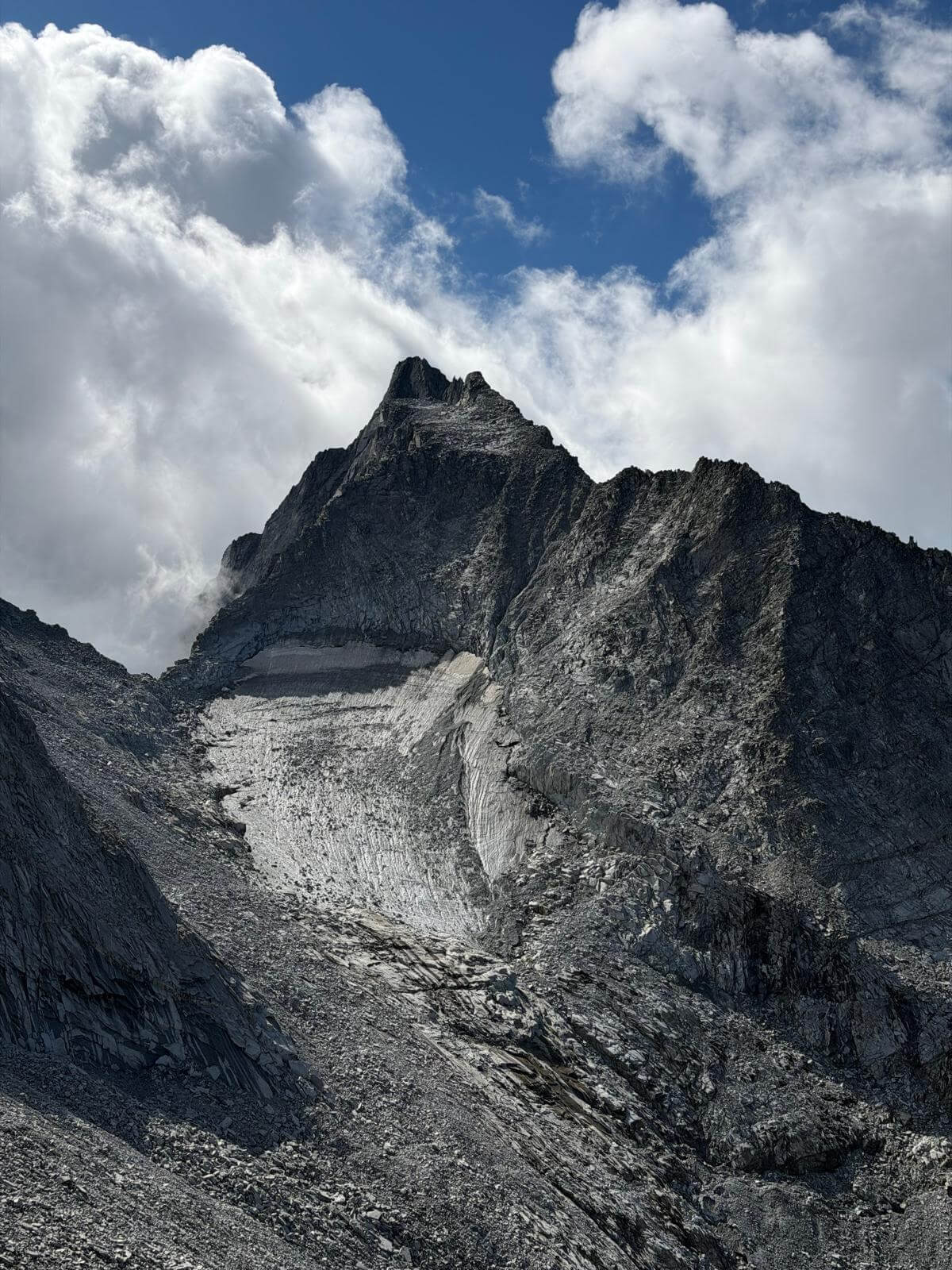 Il Monte Collaspro, alla destra del Collalto 19.08.26 Il Monte Collaspro, alla destra del Collalto 19.08.26