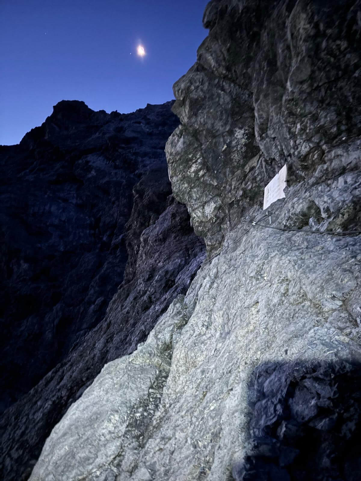 Targhetta all'attacco della ferrata al Corno di Plaies - 18.08.25