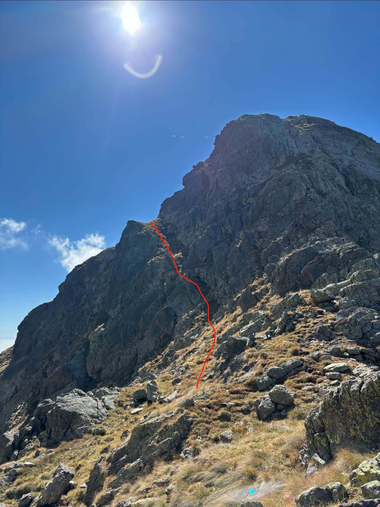 Salendo alla Cima Est, ci giriamo e si vede evidentemente la linea di salita che abbiamo seguito per la Cima Ovest 27.09.26 Salendo alla Cima Est, ci giriamo e si vede evidentemente la linea di salita che abbiamo seguito per la Cima Ovest 27.09.26